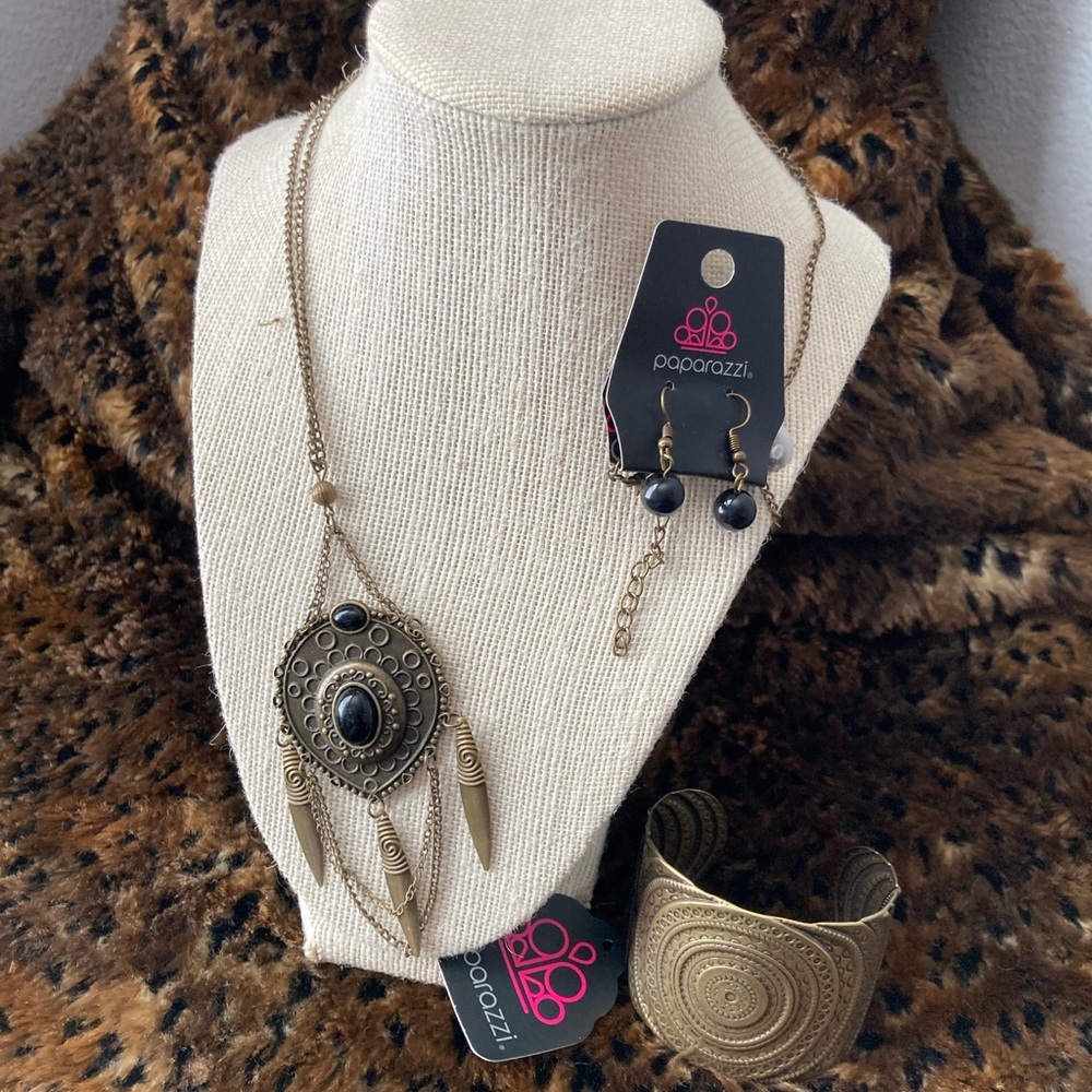 Necklace & Bracelet Set